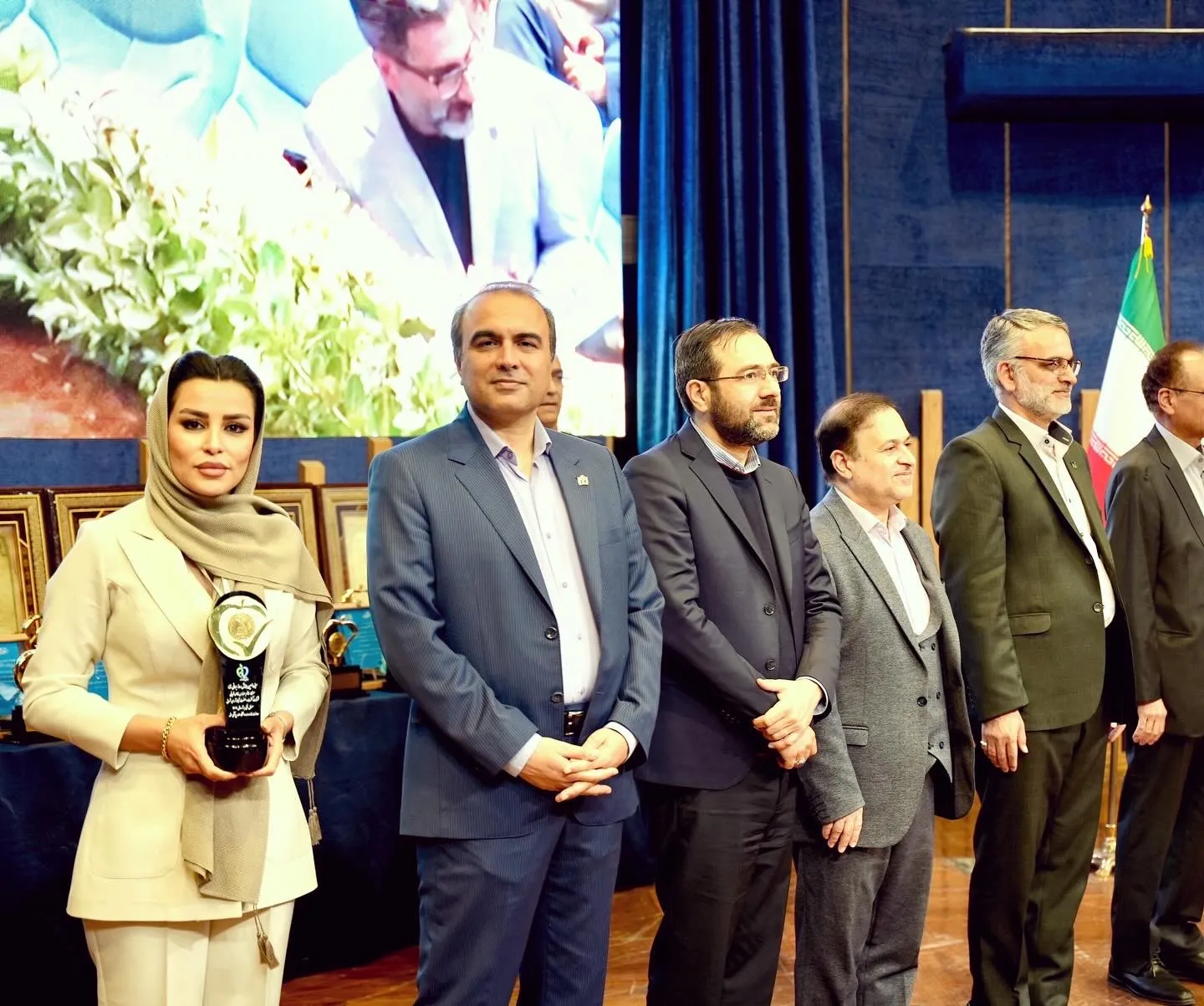 هلدینگ شیفته آرای شرق، واحد تولیدی برتر سال ۱۴۰۲ از سوی سازمان غذا و دارو