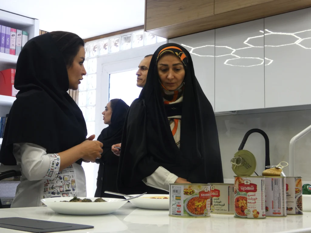 بازدید ریاست محترم اداره غذا و دارو
از کارخانه شرکت کشت و صنعت شیفته آرای شرق