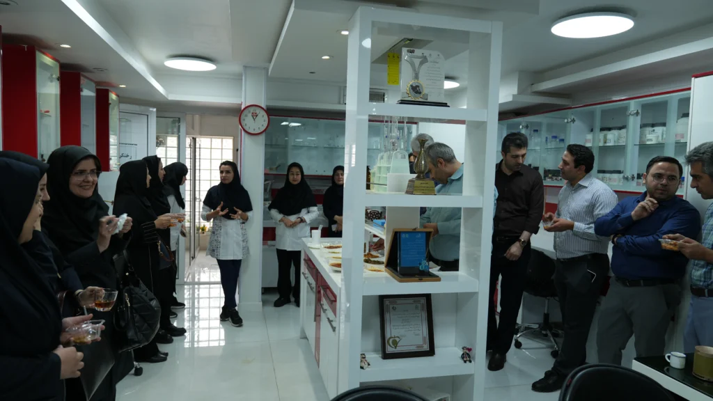 بازدید اعضای هیأت علمی موسسه پژوهشی علوم و صنایع غذایی از شرکت کشت و صنعت شیفته آرای شرق در راستای توسعه همکاری‌های دوجانبه