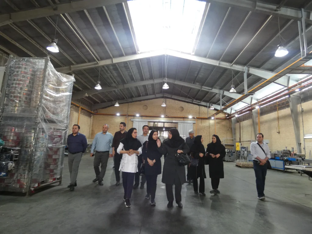 بازدید اعضای هیأت علمی موسسه پژوهشی علوم و صنایع غذایی از شرکت کشت و صنعت شیفته آرای شرق در راستای توسعه همکاری‌های دوجانبه