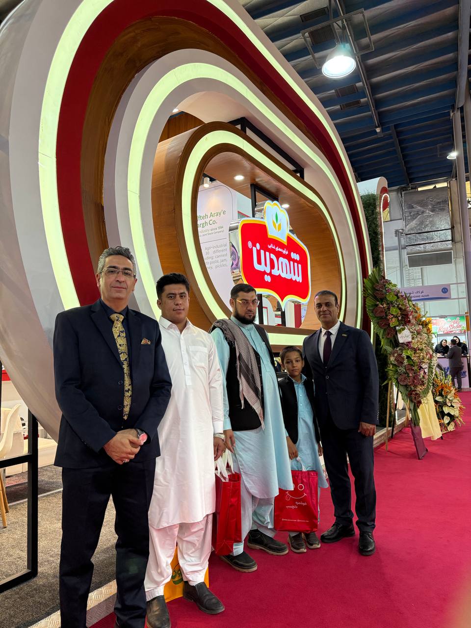 حضور شرکت کشت و صنعت شیفته آرای شرق با برند شهدین در سی و دومین نمایشگاه بین‌المللی ایران آگروفود ۱۴۰4