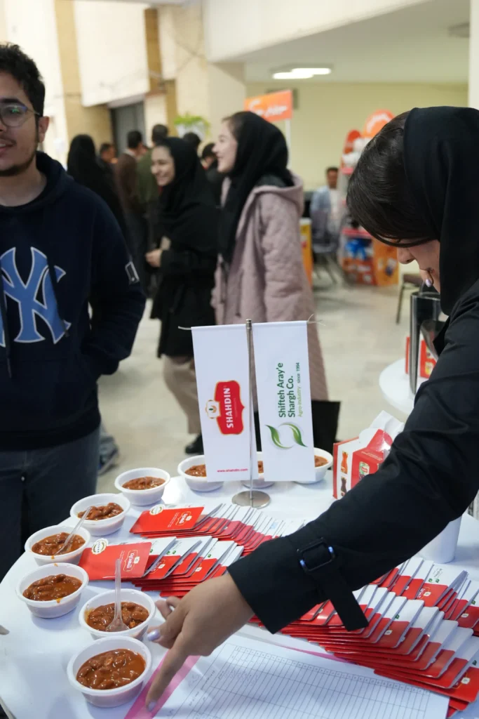 شرکت کشت و صنعت شیفته آرای شرق با برند شهدین حامی جشنواره غذا یلدای فرا سودمند