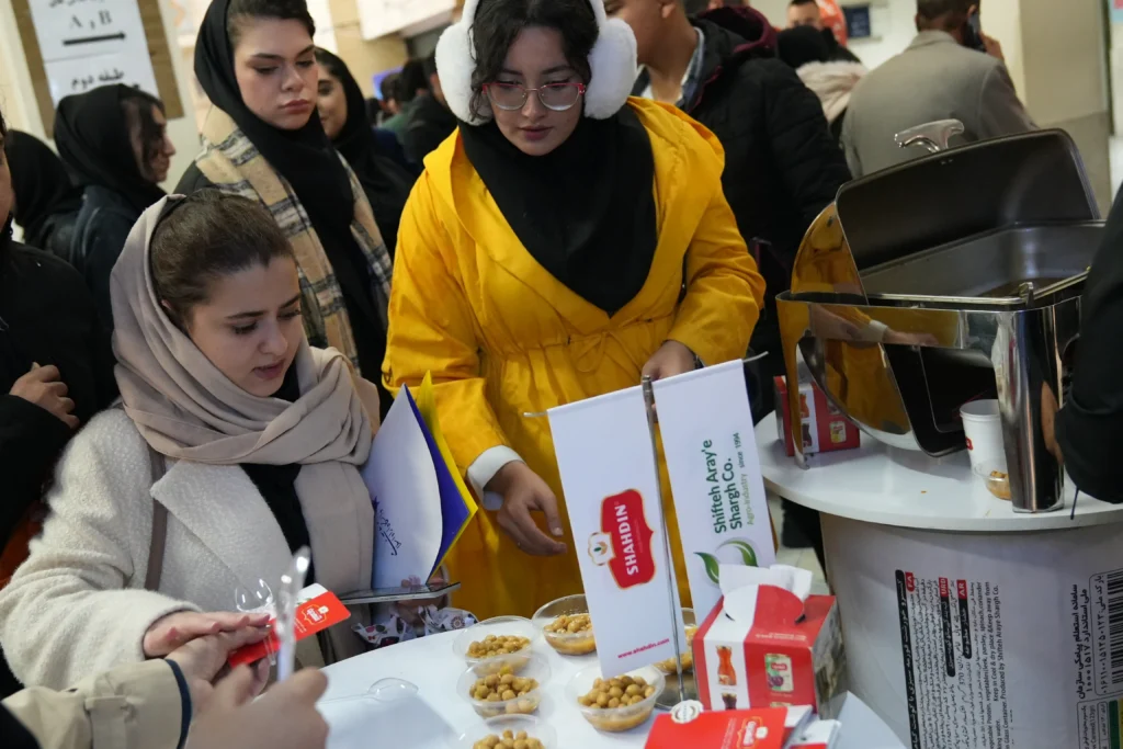 شرکت کشت و صنعت شیفته آرای شرق با برند شهدین حامی جشنواره غذا یلدای فرا سودمند