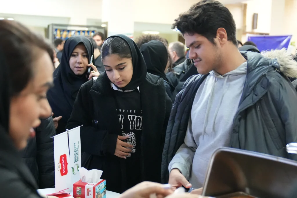 شرکت کشت و صنعت شیفته آرای شرق با برند شهدین حامی جشنواره غذا یلدای فرا سودمند