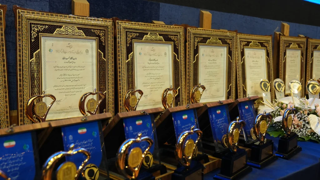 شیفته آرای شرق در مراسم غذا و دارو خوش درخشید؛ تقدیر از واحد تولیدی برتر و کارشناس فنی نمونه