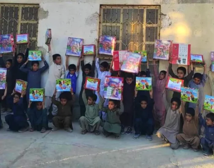 اهدا 2500 بسته تحصیلی و کوله پشتی به دانش آموزان مناطق کم برخوردار